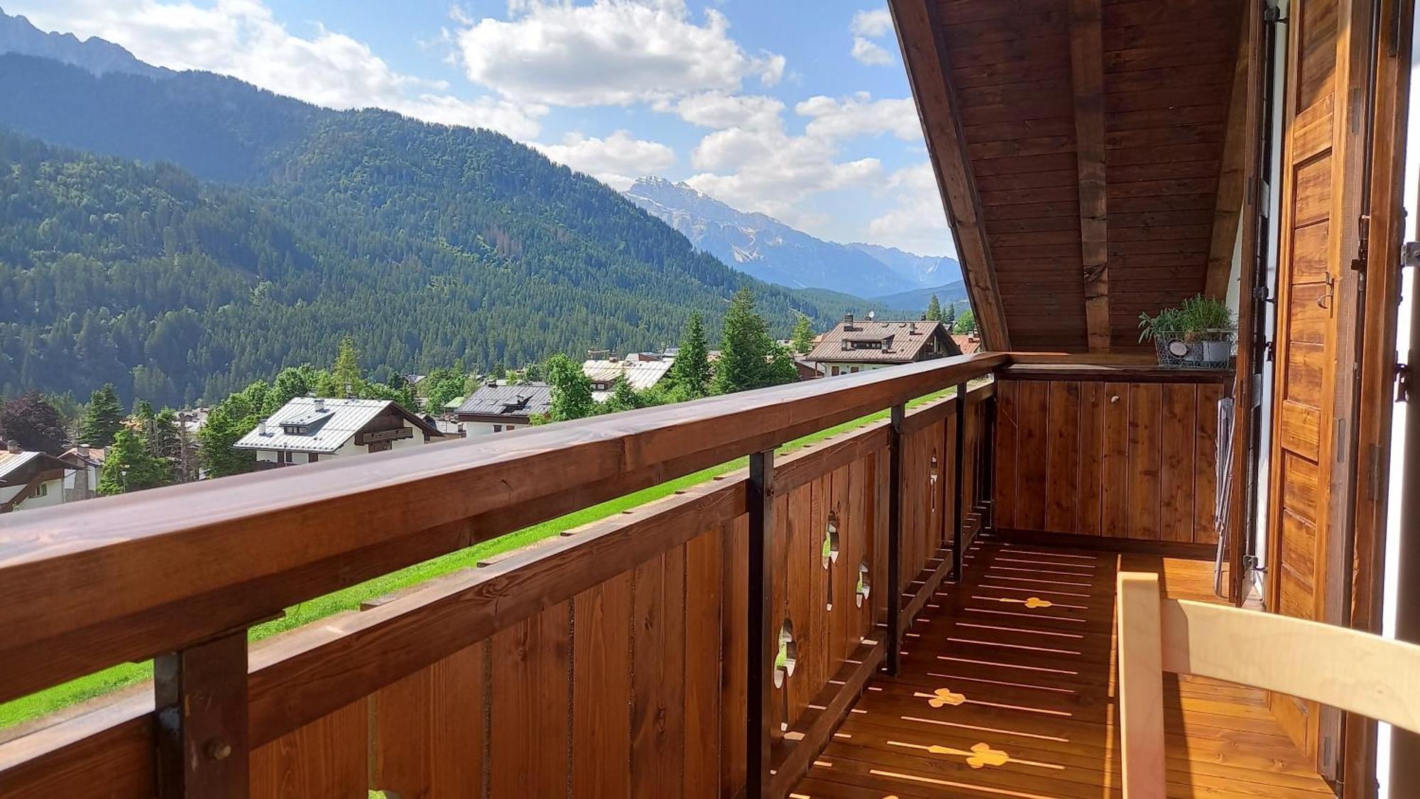 Deliziosa Mansarda Con Vista Dolomiti San Vito di Cadore Exterior foto