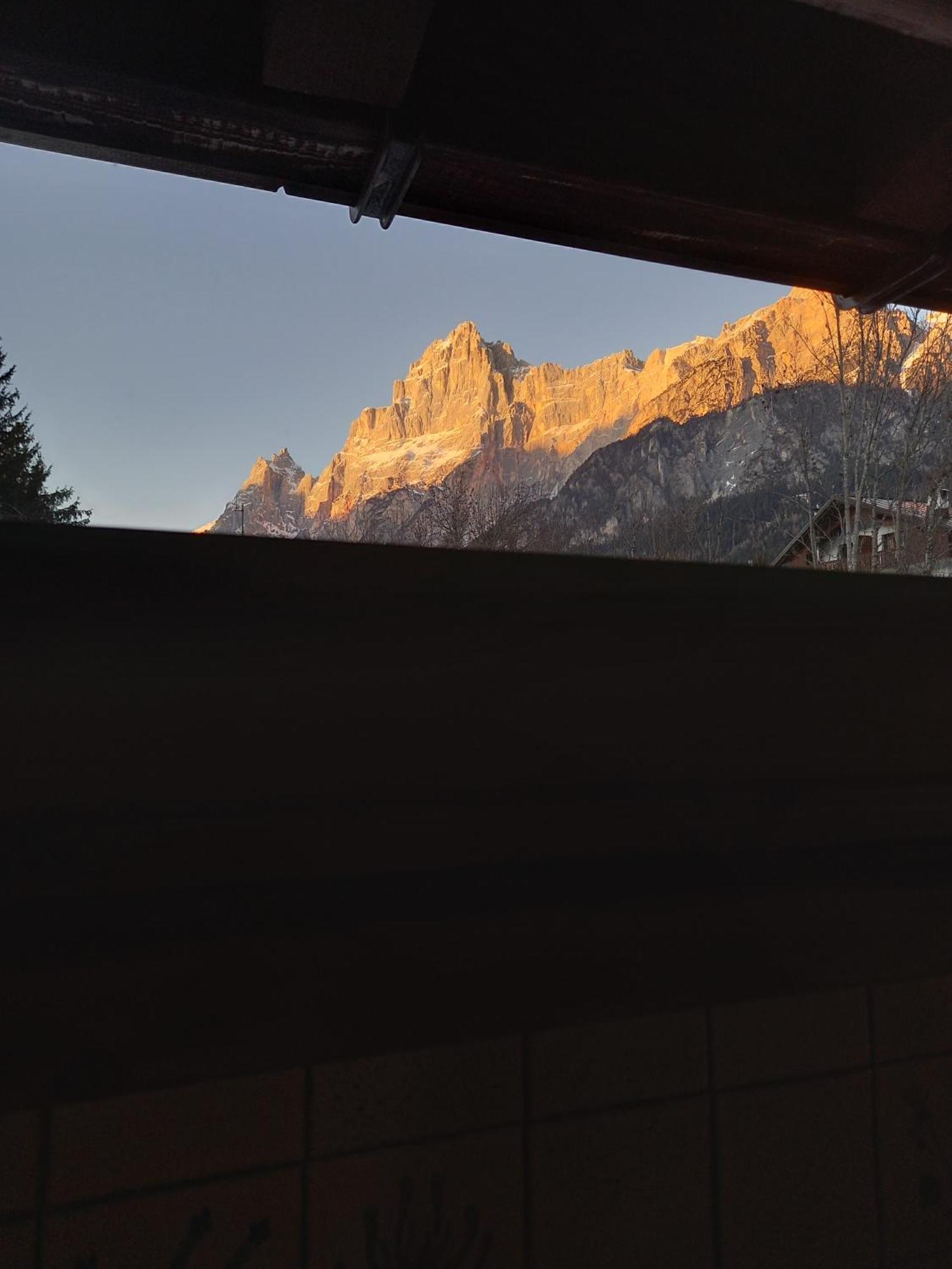 Deliziosa Mansarda Con Vista Dolomiti San Vito di Cadore Exterior foto